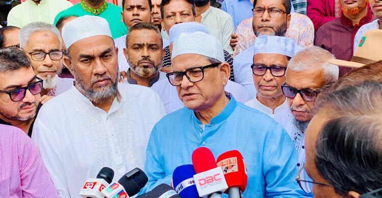 ফেব্রুয়ারিতে নির্বাচনের মাধ্যমে দেশ রাইট ট্র্যাকে উঠবে: মির্জা ফখরুল